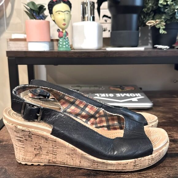 Crocs Black A-Leigh Cork Wedges size 8 - Picture 1 of 9